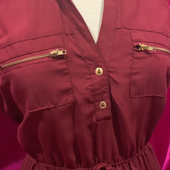 Justify size Large, burgundy sleeveless dress with waist tie. Like new. … - Picture 4 of 5